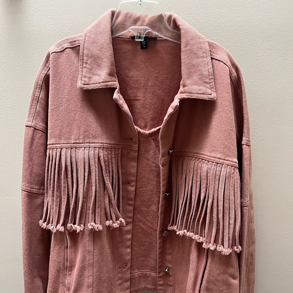 Women’s EUC blush pink fringe button up jacket.